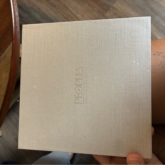 Classic White Pearl Necklace Earrings and Bracelet Set - Picture 3 of 3